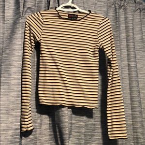 Cropped long sleeve shirt